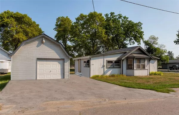 Carlisle, IA 50047,5656 SE Circle Drive