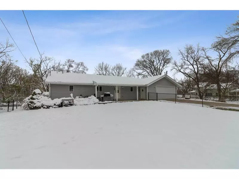 5776 NE Berwick Drive, Berwick, IA 50032