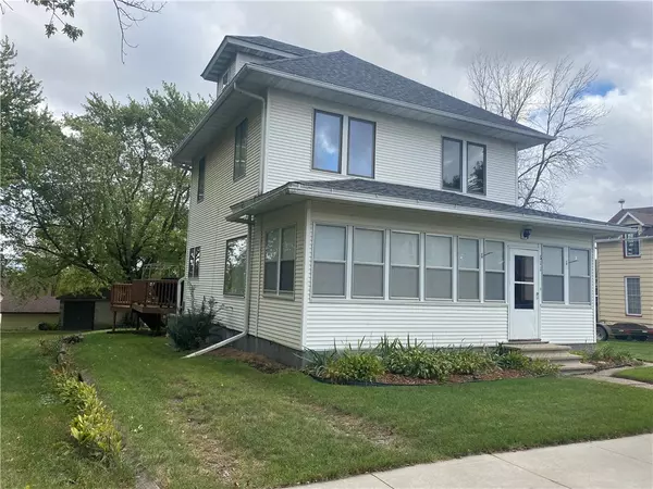 611 Broadway Street, Brooklyn, IA 52211