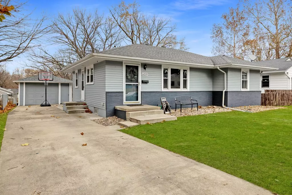 Des Moines, IA 50322,6219 Boston Avenue