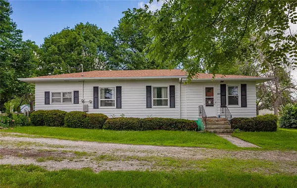 419 Center Street, Cambridge, IA 50046