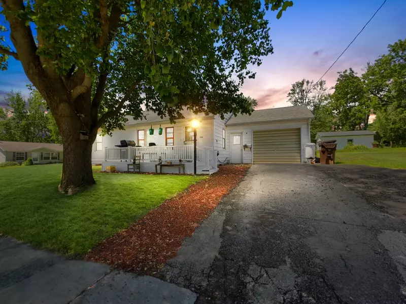 200 N Clinton Street, Albion, IA 50005