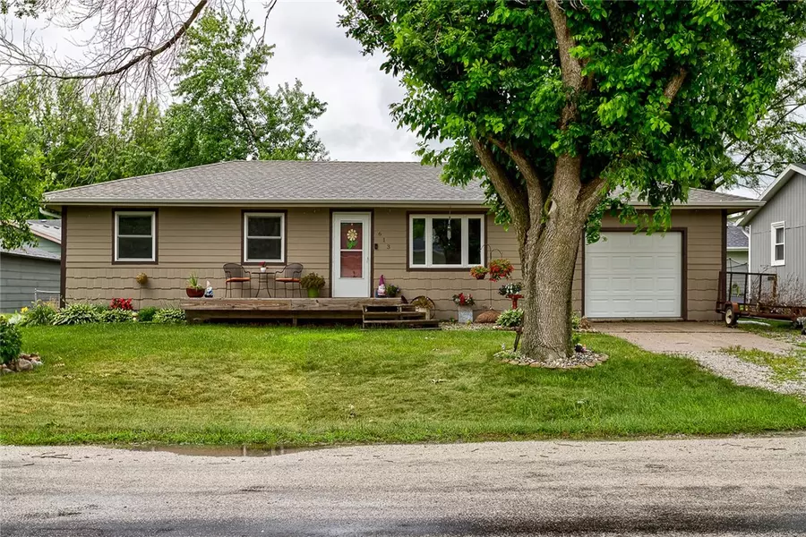 613 Race Street, Cambridge, IA 50046