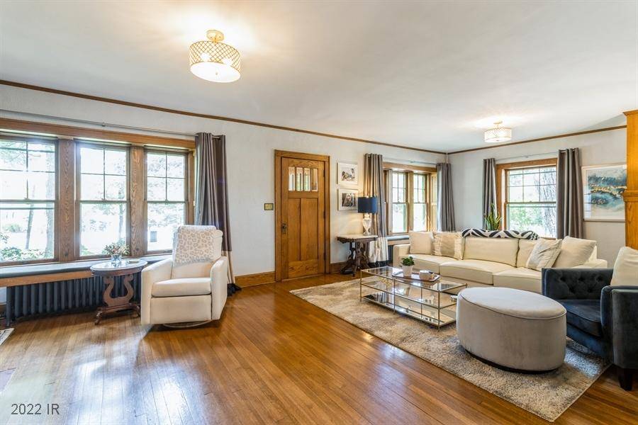 Des Moines, IA 50312,4913 Grand Avenue