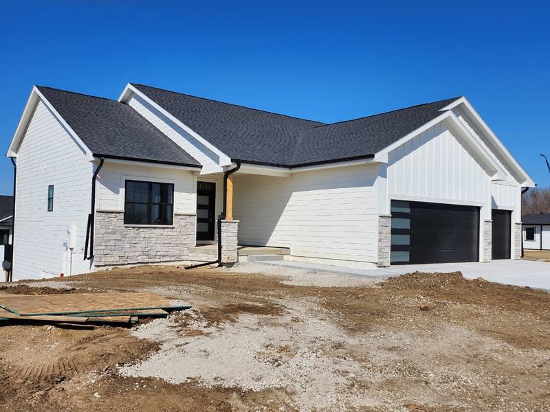 1087 NW 28th Street, Grimes, IA 50111