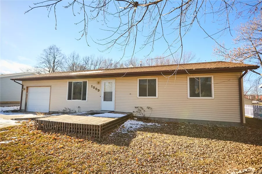 1009 N 8th Street W, Clear Lake, IA 50428