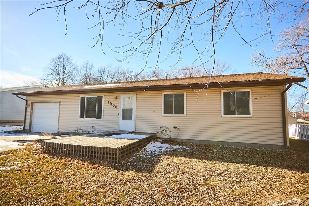 Clear Lake, IA 50428,1009 N 8th Street W