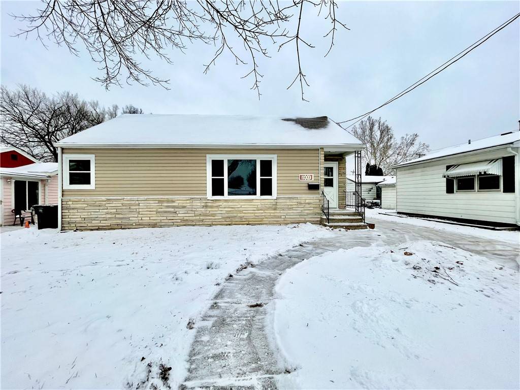 Des Moines, IA 50317,2832 Lyon Street