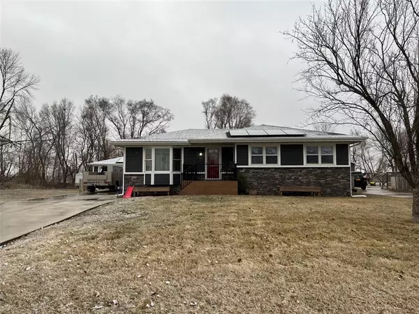 611 1st Avenue N, Slater, IA 50244