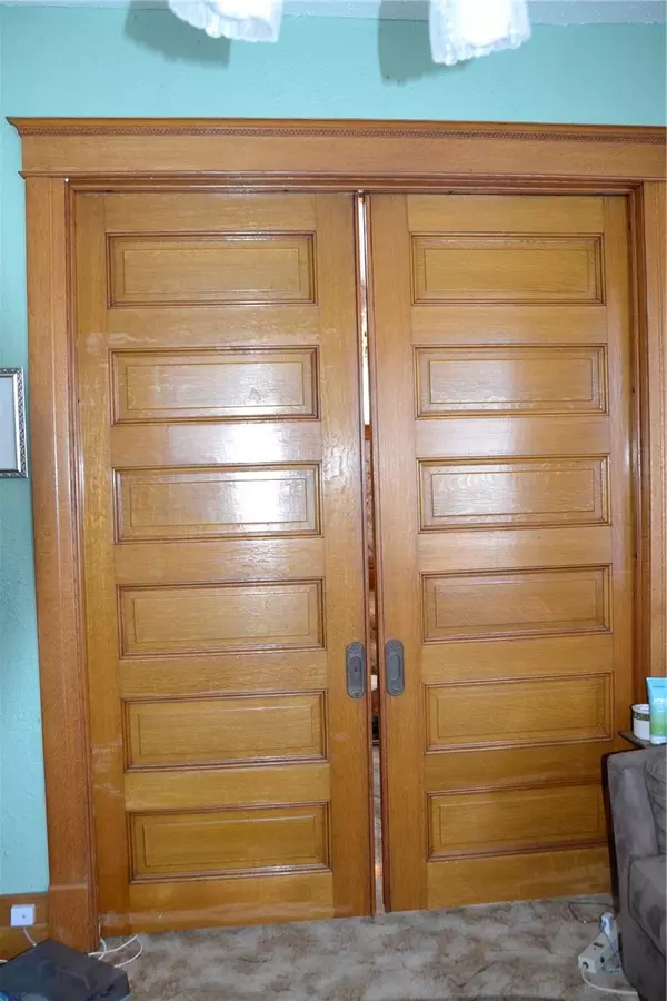 Grundy Center, IA 50638,802 10th Street