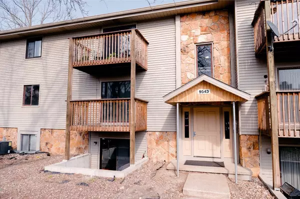 9543 University Avenue #5, Clive, IA 50325