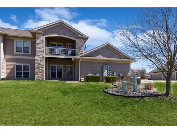 2406 NE Oak Drive #5, Ankeny, IA 50021