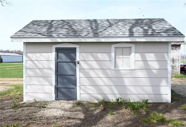 Clemons, IA 50051,104 Bevin Street