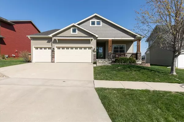9725 Hazelwood Avenue, Johnston, IA 50131