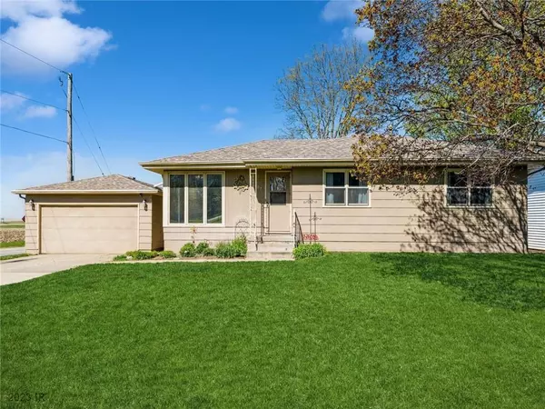 407 S Clark Avenue, Prairie City, IA 50228