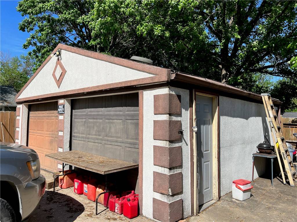 Des Moines, IA 50317,2600 Des Moines Street