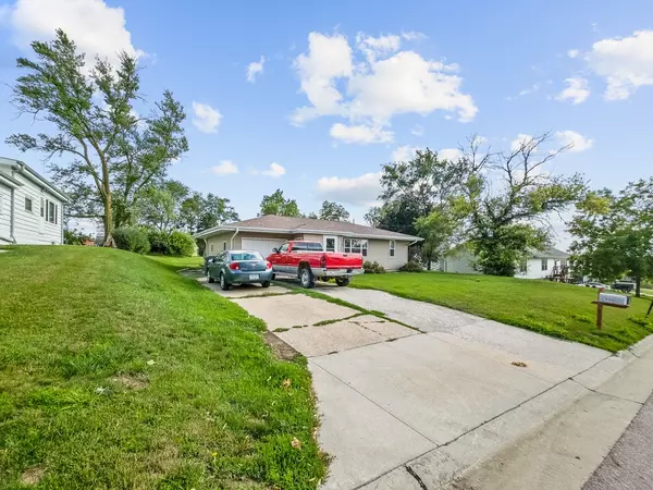 900 Adair Street, Adair, IA 50002
