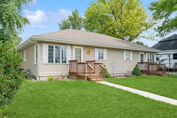 202 E South Street, Prairie City, IA 50228