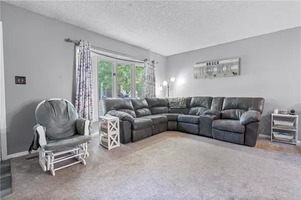 Grimes, IA 50111,605 NE 4th Street