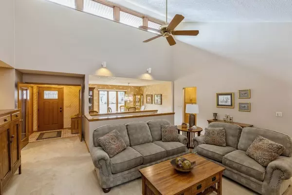 Urbandale, IA 50322,9613 Tanglewood Drive