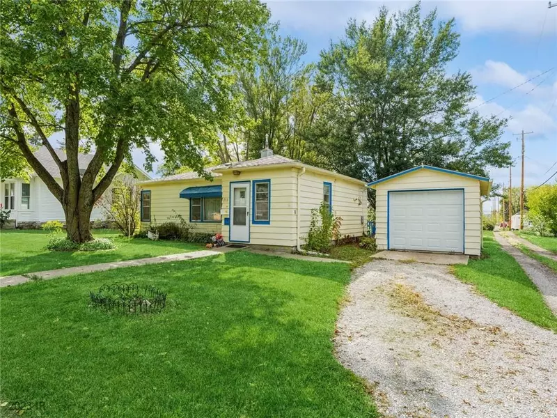 213 14th Street S, Chariton, IA 50049