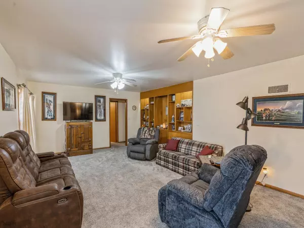 Corydon, IA 50060,404 S West Street