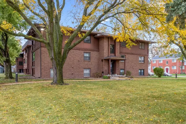 1900 50th Street #20, Des Moines, IA 50310