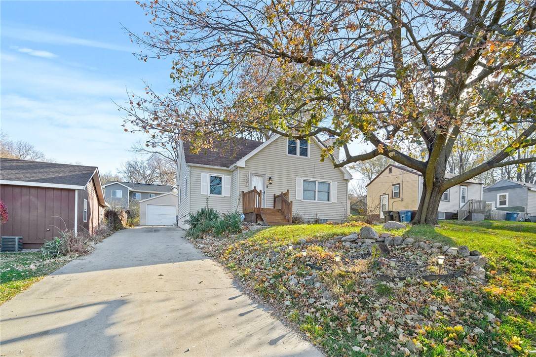 1231 E 36th Street, Des Moines, IA 50317