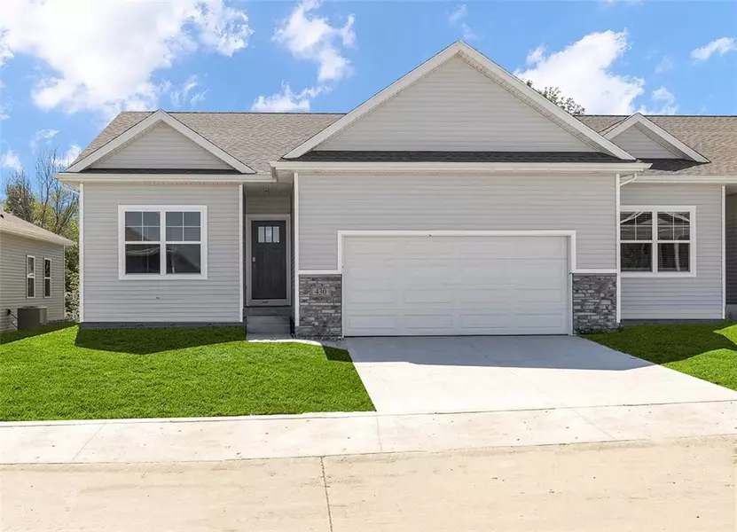 2512 Brook View Drive, Des Moines, IA 50317