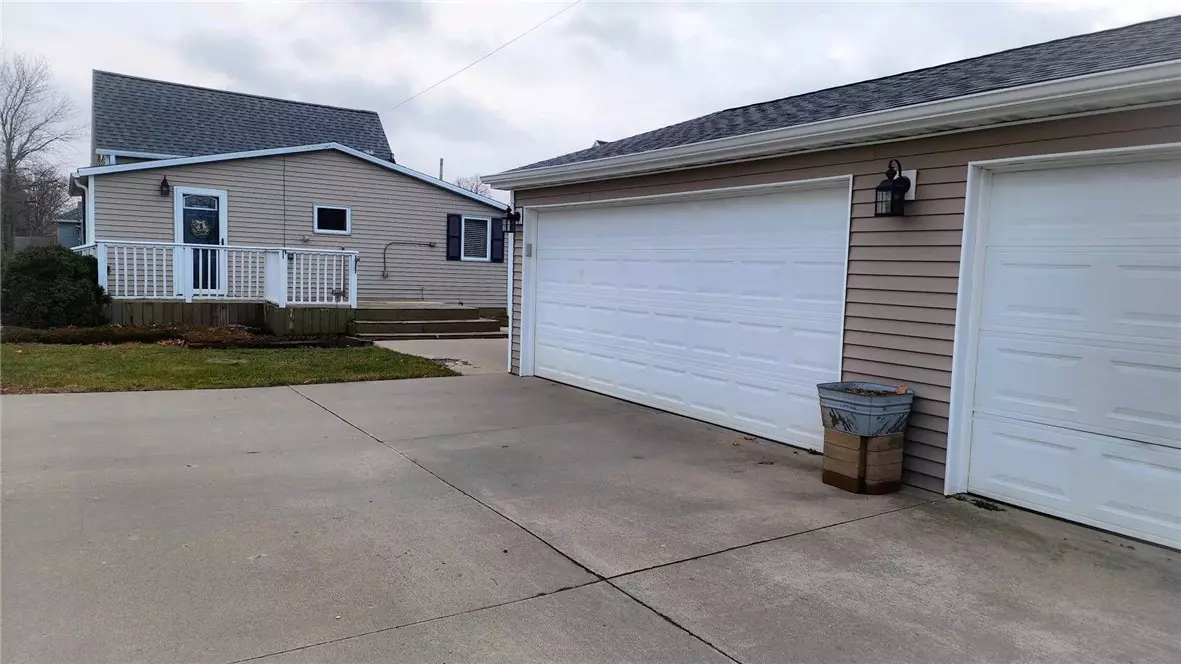 State Center, IA 50247,307 3rd Street SW