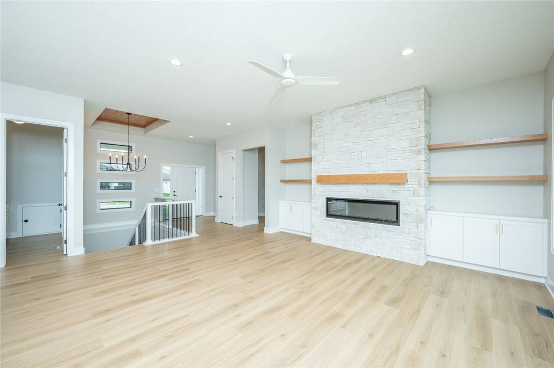 Urbandale, IA 50323,5028 152nd Street