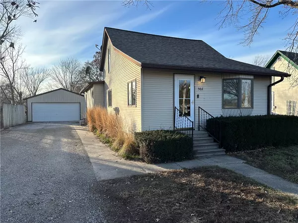 502 2nd Avenue SW, State Center, IA 50247