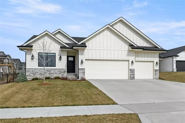 875 Augusta Court, Waukee, IA 50263