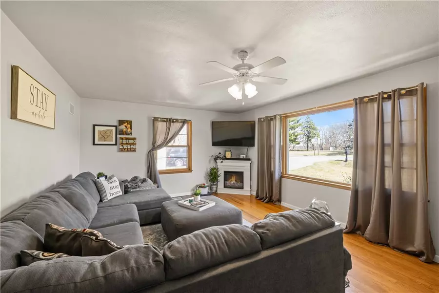 435 S League Road, Colfax, IA 50054