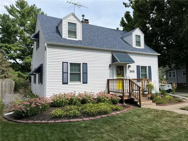 305 3rd Street NE, Mitchellville, IA 50169