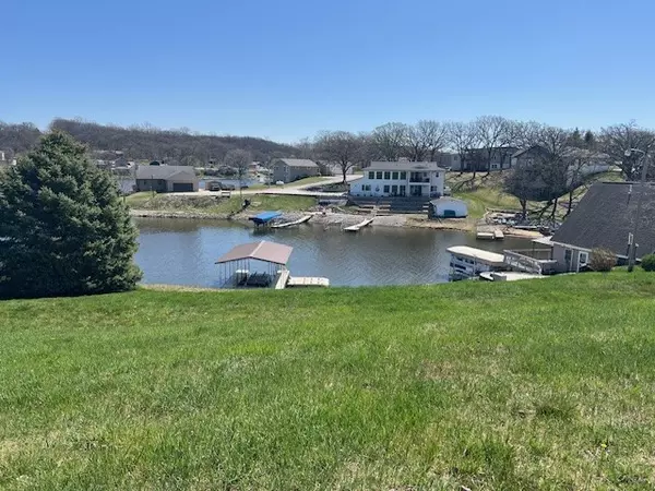 Dexter, IA 50070,8111 Oak Ridge Drive