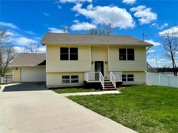 216 Walnut Drive, Martensdale, IA 50160