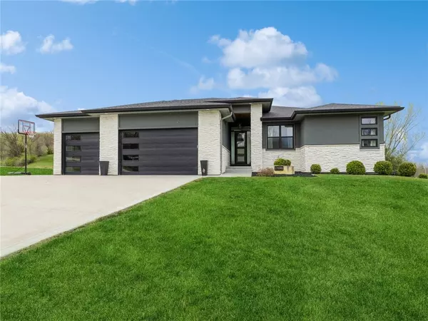 27090 Eagle Crest Drive, Adel, IA 50003