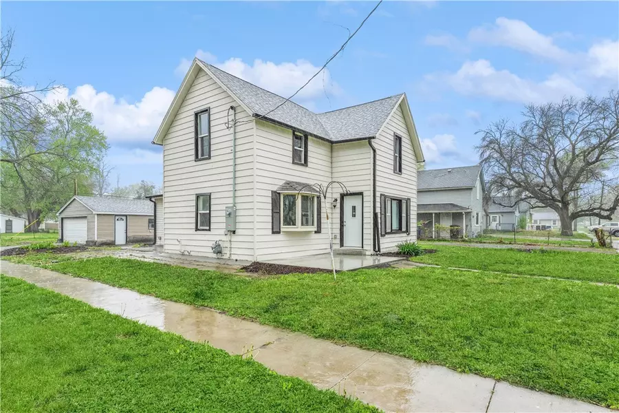 827 Shaw Street, Des Moines, IA 50309
