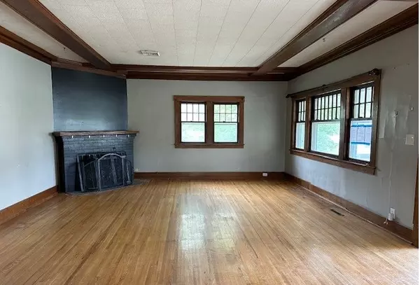 Ottumwa, IA 52501,2111 N Court Street