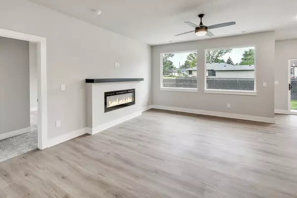 Newton, IA 50208,525 W 4th Street S