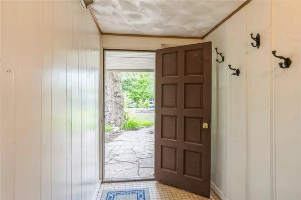 Des Moines, IA 50317,2535 E 28th Street