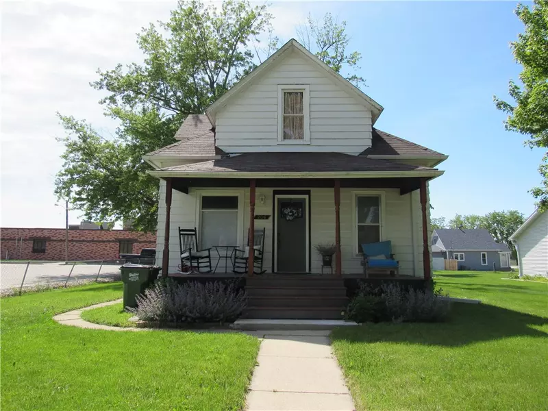 206 S Maple Avenue, Woodward, IA 50276