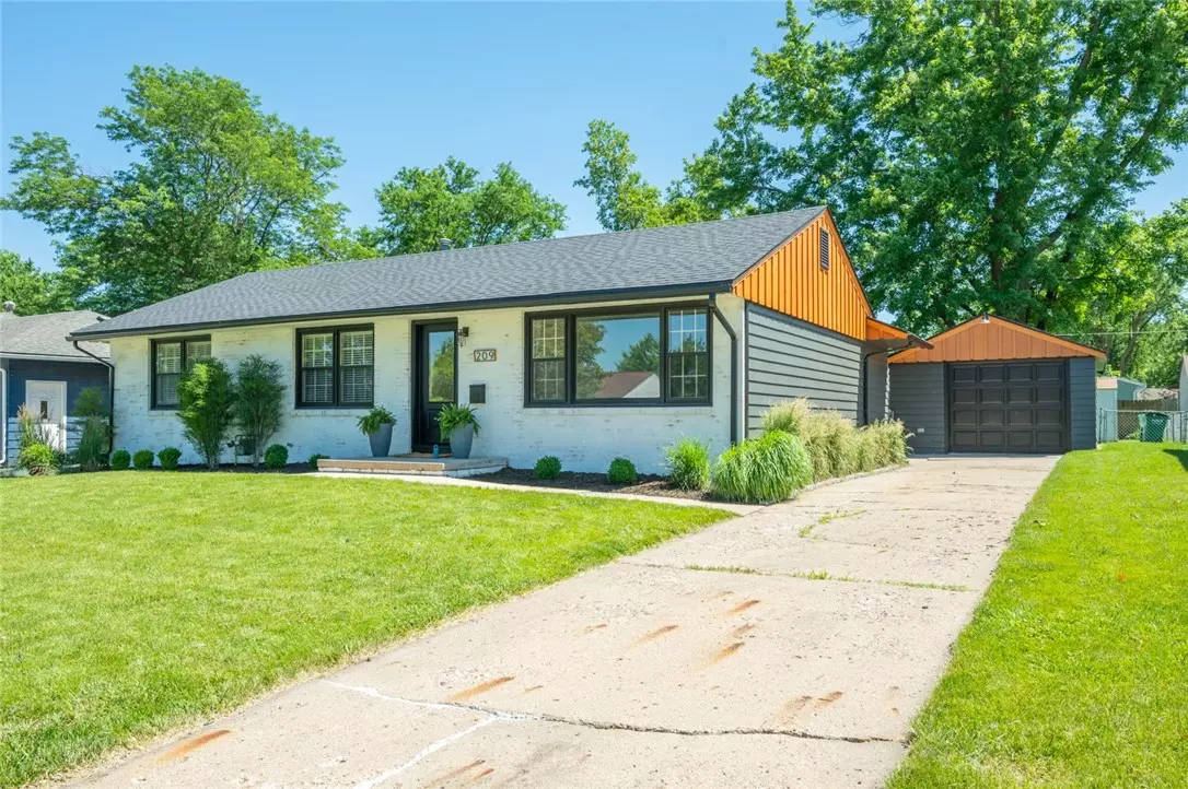 Ankeny, IA 50021,209 SE Park View Drive