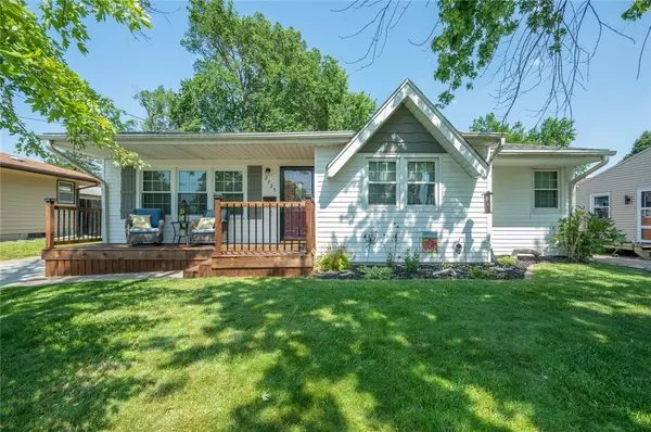 2725 E 39th Court, Des Moines, IA 50317