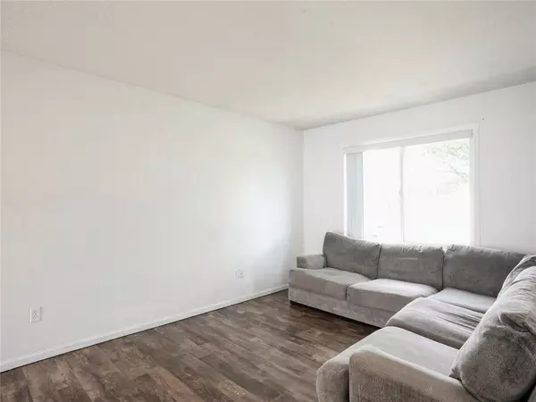 Indianola, IA 50125,306 W 18th Place