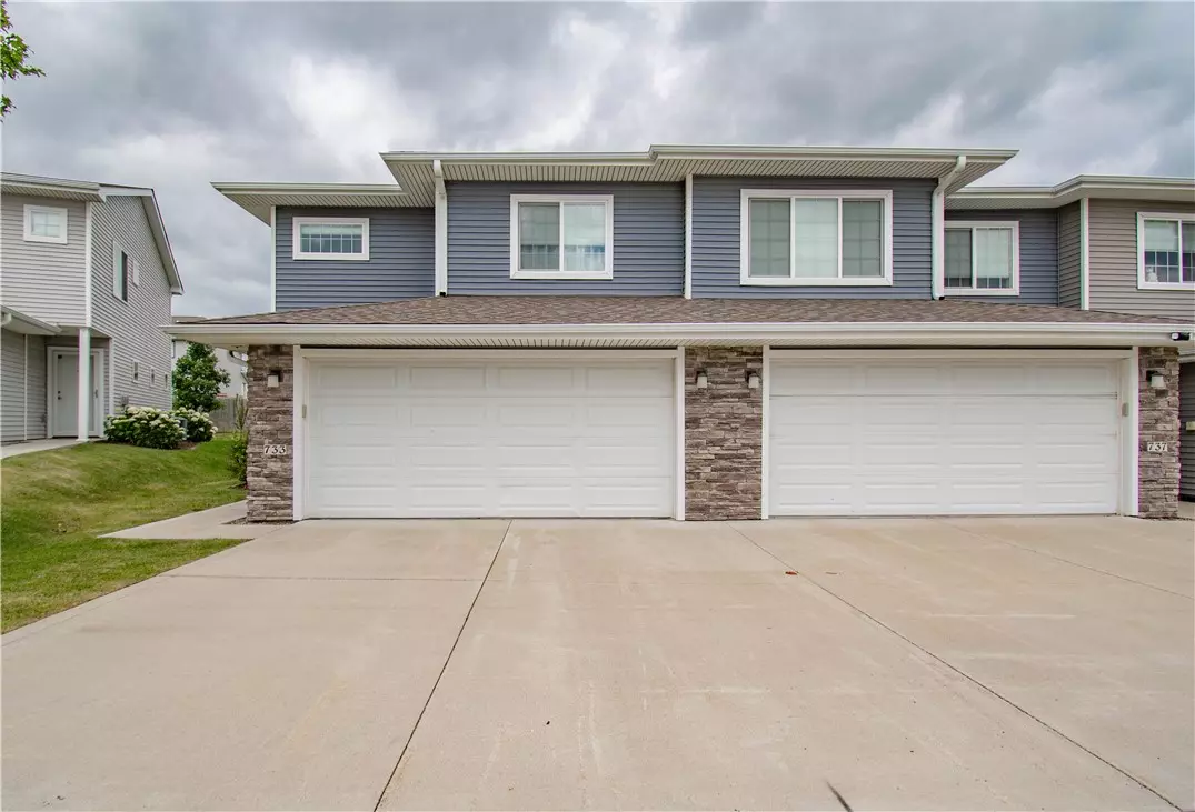 Waukee, IA 50263,733 NE Macey Way