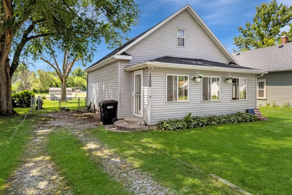 Redfield, IA 50233,1308 Jackson Street