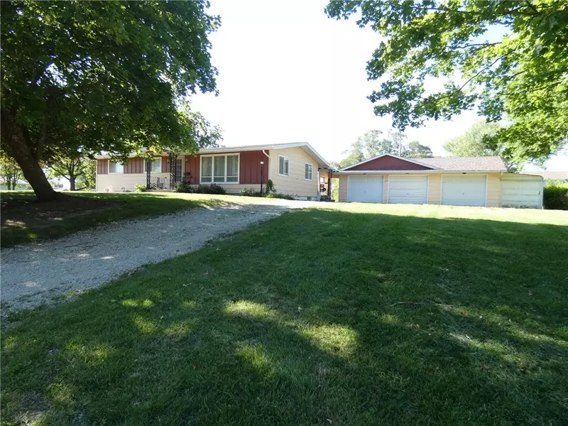 1605 Armory Avenue, Chariton, IA 50049