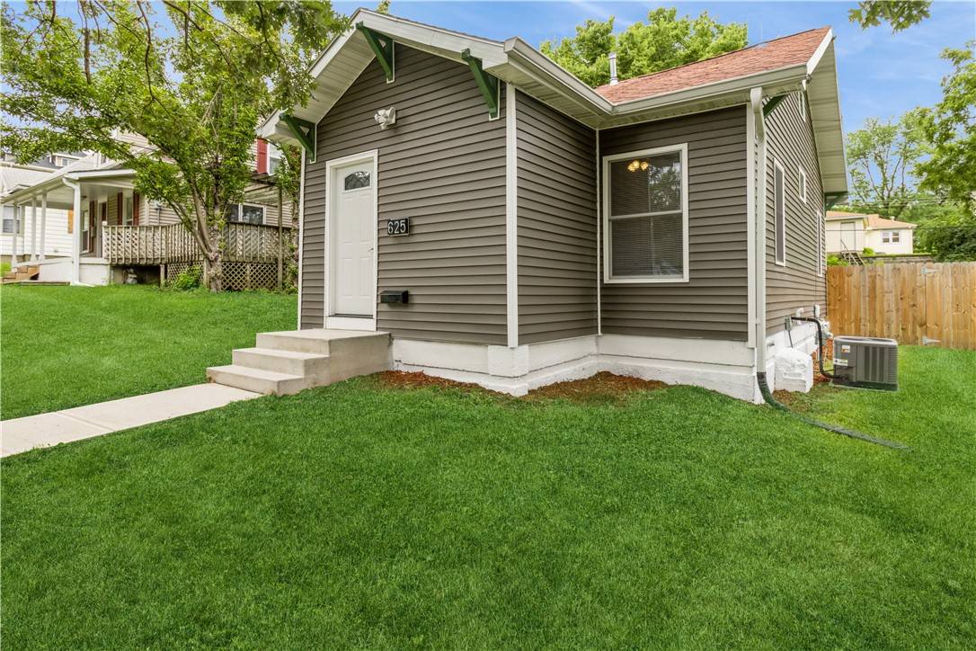 625 Kirkwood Avenue, Des Moines, IA 50315